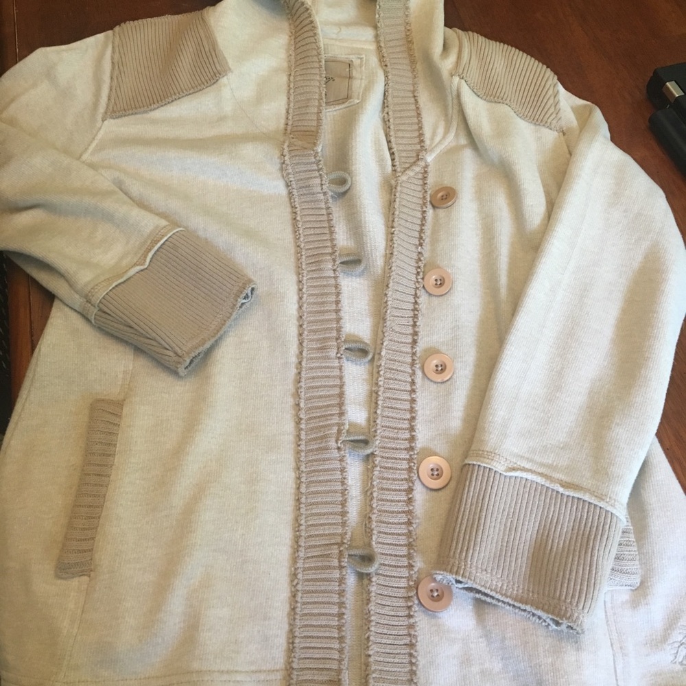 Lightweight cream sweater/jacket